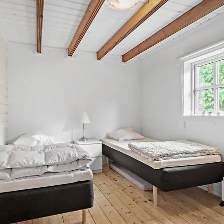 2 Bedroom Awesome In Ferienhaus