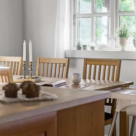 Prázdninový dům 2 Bedroom Awesome In *