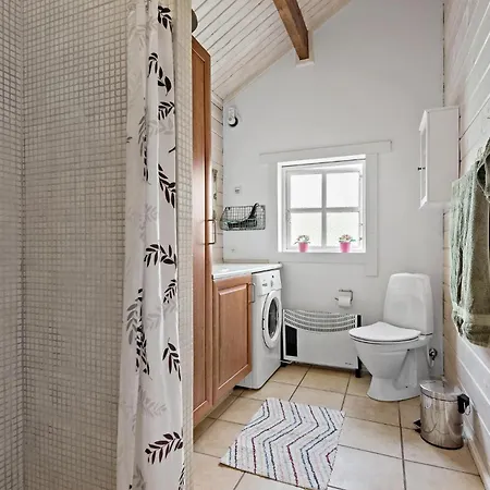 2 Bedroom Awesome In Ferienhaus *