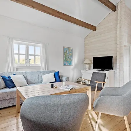 2 Bedroom Awesome In Дом отдыха *